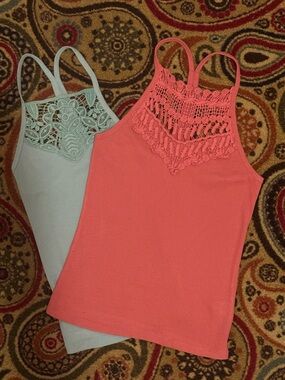 Bundle of women’s tank tops
